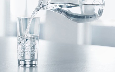Người bệnh ung thư uống nước thế nào là hợp lý?