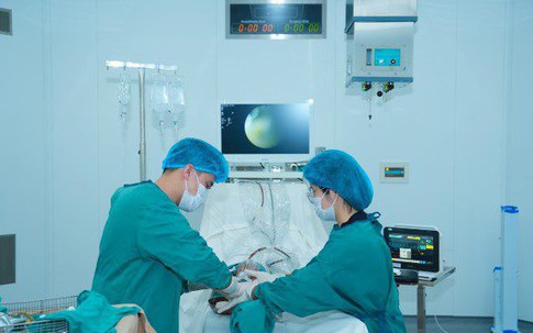Người đàn ông nhập viện sau khi tiêm khớp tại phòng khám tư