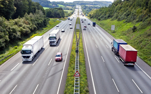 Từ 2026, hàng triệu tài xế cần nắm rõ quy định mới nhất về vượt xe và nhường đường cho xe xin vượt