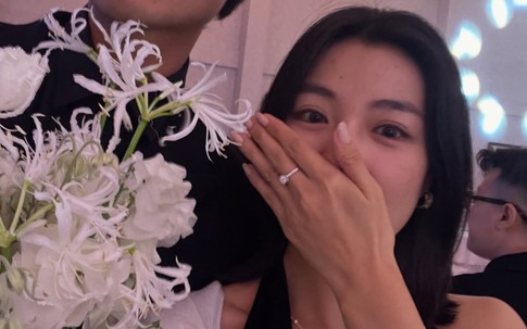 Nàng thơ 'Em và Trịnh' được cầu hôn