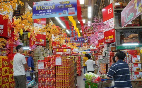 Siêu thị khuyến mại dồn dập dịp cận Tết, thị trường bán lẻ sôi động trở lại, người tiêu dùng yên tâm sắm Tết