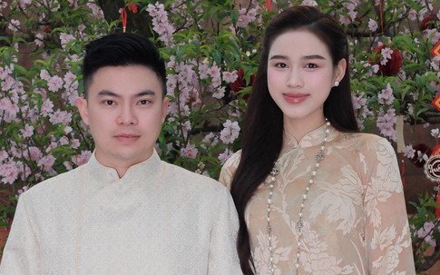 Đỗ Thị Hà năm đầu đón Tết ở quê chồng, biểu cảm của chồng nàng hậu khiến fan thích thú