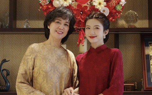 Diễn viên Ngọc Huyền khoe ảnh gia đình, gây chú ý nhất là mẹ chồng - em gái Chí Trung, giảng viên piano