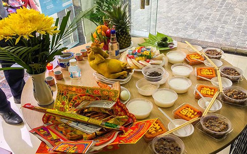 Bài văn khấn mở hàng đầu năm Bính Ngọ 2026 chuẩn nhất, giúp buôn may bán đắt, thu hút tài lộc, làm ăn hanh thông