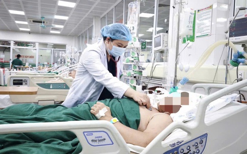 Bữa cơm tất niên nguội lạnh và những bác sĩ không nhớ nổi mùng mấy Tết