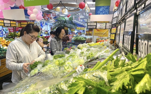 Cuối kỳ nghỉ Tết Nguyên đán, thị trường sôi động, hàng hóa dồi dào, sức mua chưa mạnh mẽ