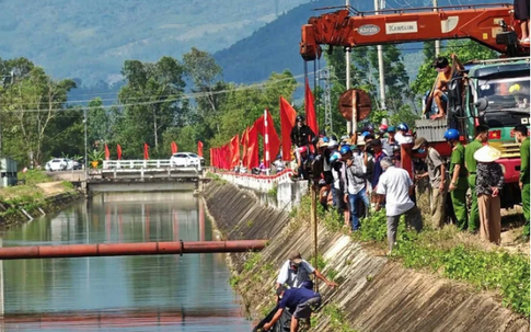 Hé lộ danh tính 2 nạn nhân tử vong được phát hiện cùng ô tô dưới kênh ở Gia Lai