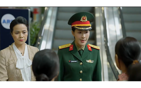 Khải Phong thổ lộ tình cảm sau khi đưa Lam Anh ra khỏi 'điểm nóng' tại ngân hàng