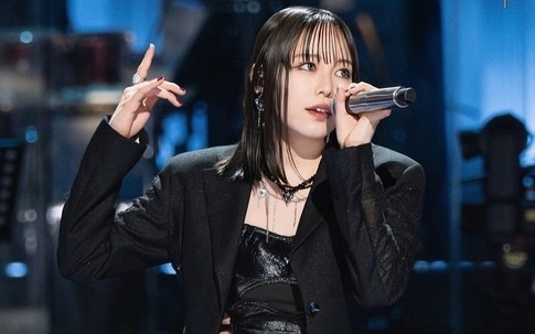 Ca sĩ Nhật Bản đối đầu Phương Mỹ Chi