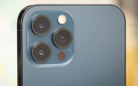 Giá iPhone 12 Pro Max giảm không tưởng, xứng danh iPhone camera 3 mắt rẻ nhất Việt Nam xịn chẳng kém iPhone 17 Pro Max