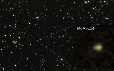 Vật thể kỳ lạ hiện hình sau 13,5 tỉ năm du hành thời gian