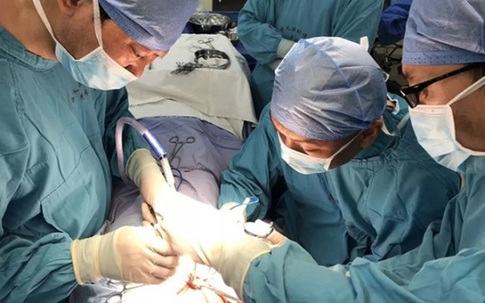 Bé 13 tuổi phát hiện ung thư vú từ 1 dấu hiệu nhiều người Việt bỏ qua