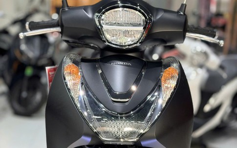 Giá xe SH Mode mới nhất tại đại lý giảm sâu, thấp chưa từng có, khách đua chốt đơn thay Lead, Vision vì rẻ