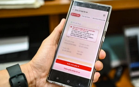 Vi phạm giao thông, giấy phép lái xe trên VNeID có bị tạm giữ?