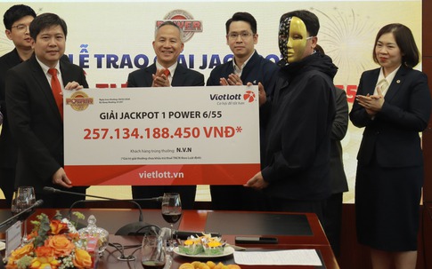 Trúng hơn 257 tỷ đồng Vietlott, nam doanh nhân chia sẻ cách chọn dãy số 'đặc biệt' giúp đổi đời