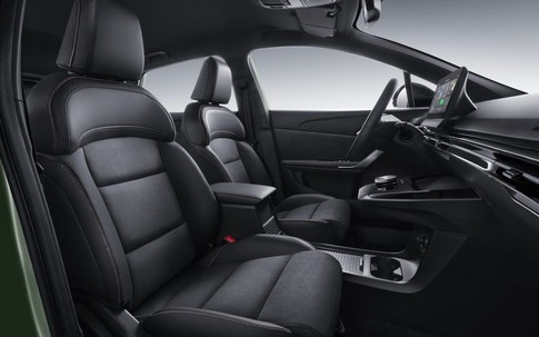 SUV hạng B bán ở Việt Nam giảm sốc 328 triệu đồng, thiết kế chuẩn châu Âu, nội thất được số hóa cạnh tranh Mitsubishi Xforce, rẻ chỉ như xe hạng A