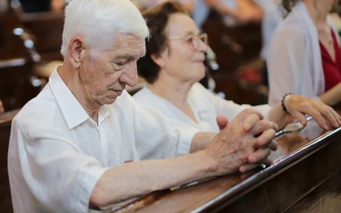 Về già, dễ rơi vào cảnh '3 không thân, 3 không dựa': Lời cảnh tỉnh cho tuổi xế chiều