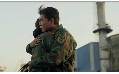 Vỡ òa giây phút Trung tá Minh Kiên (Steven Nguyễn) bước ra từ đám cháy