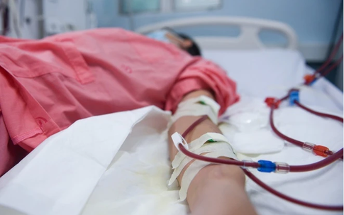 Uống vitamin vô tội vạ, người đàn ông ngỡ ngàng khi nhận kết quả suy thận độ 3