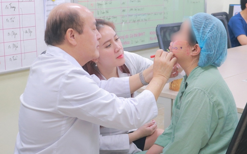 Phẫu thuật thành công cho người phụ nữ 44 tuổi có khuôn mặt biến dạng suốt hơn 40 năm