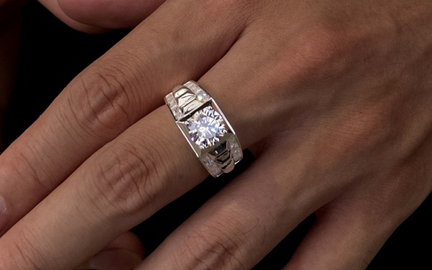 Những mẫu nhẫn nam đẹp nhất năm 2026 theo phong cách doanh nhân, trẻ trung, cá tính, loại nào đang bán chạy số 1?