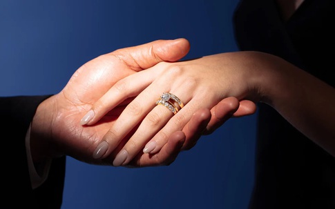 Loại nhẫn không lỗi mốt, đẹp long lanh hội chị em ai cũng mong muốn sở hữu một chiếc