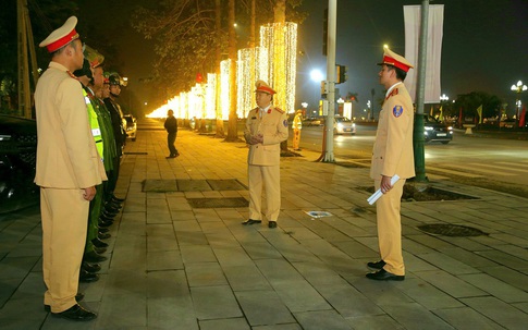 Hơn 500 cảnh sát Nghệ An ra quân trấn áp thanh thiếu niên tụ tập, gây rối giao thông ban đêm