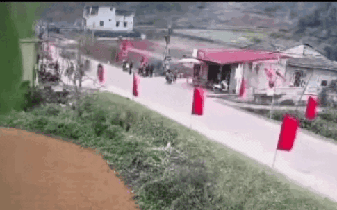 Phạt 5,9 triệu đồng tài xế xe tải lấn làn, tông 2 xe máy đang dừng bên đường ở Lạng Sơn