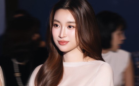 Đỗ Mỹ Linh lại gây chú ý sau gần 10 năm tham gia Miss World