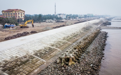 Kè biển Hải Thịnh ở Ninh Bình xuất hiện nhiều đoạn sạt lở