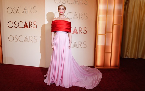 Các ngôi sao đình đám tỏa sáng trên thảm đỏ Oscar 2026