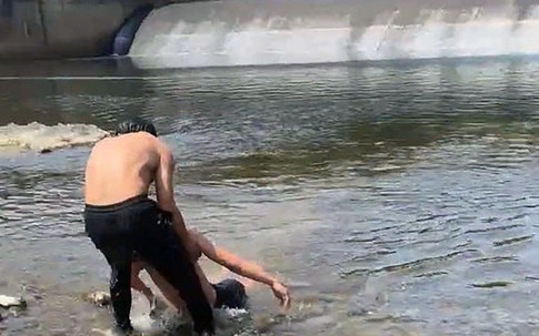 Kịp thời cứu sống nam sinh bị đuối nước