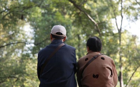 Sống gần con để an hưởng tuổi già, tôi lại biến thành 'giúp việc' lúc nào không hay