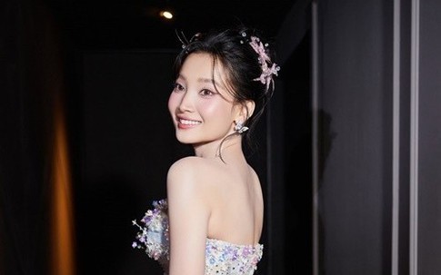 Đời thực gợi cảm của Ngọc Hương 'Quỷ nhập tràng 2'