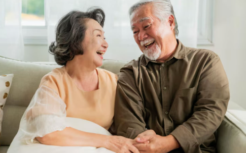 Có tiền đừng quá tiết kiệm: 3 thứ nên đầu tư để tuổi già không khổ, không phiền con cháu