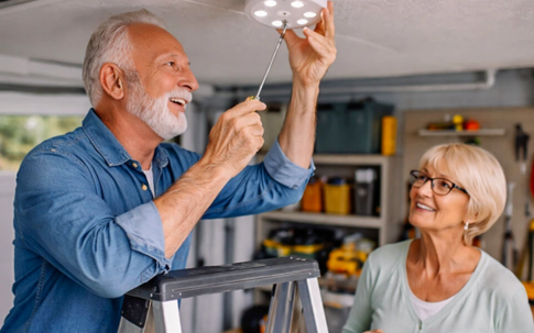 Về già: Dù giàu có đến đâu cũng tuyệt đối đừng làm 5 việc 'dại dột' này để giữ trọn tuổi già bình yên