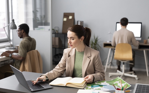 Đi làm là tỏa sáng: 5 cung hoàng đạo càng làm càng lên chức