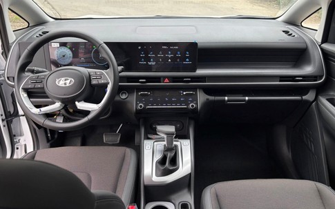 MPV 7 chỗ giá 489 triệu đồng của Hyundai về đại lý Việt đẹp long lanh, trang bị sánh ngang Mitsubishi Xpander, rẻ nhất phân khúc