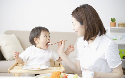 Nuôi con 'giai đoạn vàng' 5 năm đầu đời: Đừng biến tình yêu thành áp lực cân nặng