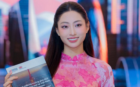 Hoa hậu Lương Thùy Linh tiếp tục gây chú ý khi làm MC song ngữ