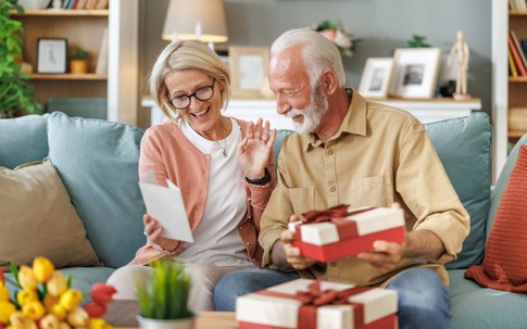 Lương hưu cao hay nhà rộng cũng không bằng 3 cách sống này khi về già