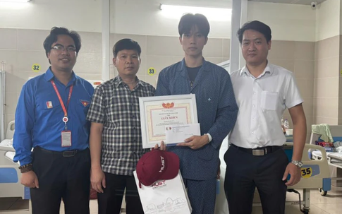 Đại học Bách khoa Hà Nội khen thưởng nam sinh viên đập mái tôn cứu người trong đám cháy ở Hà Nội