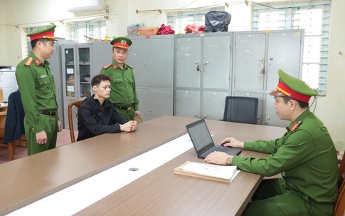 Nửa đêm, gã thanh niên trộm 4 nhẫn vàng trong xe ô tô không khóa cửa