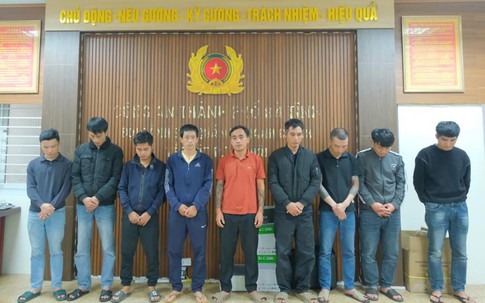 Phá sới bạc trong trại lợn, khởi tố nhiều đối tượng