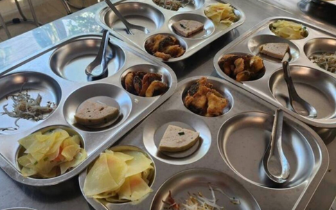 Sau vụ 300 tấn lợn bệnh, hơn 2.900 trường ở Hà Nội rà soát đầu mối thực phẩm bán trú