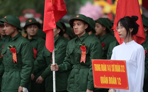 Hơn 6.000 thanh niên Ninh Bình hăng hái lên đường nhập ngũ