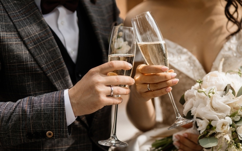 Người yêu cũ không mời mà đến, nói một câu khiến đám cưới náo loạn