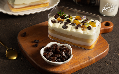 Mousse dừa nho khô: bản giao hưởng thanh khiết tặng những nàng thơ