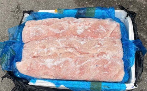 Đón lõng xe tải đang lưu thông, 'tóm gọn' hơn 600kg nầm lợn đang bốc mùi ôi thiu