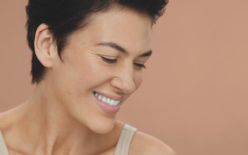 Retinol là gì mà được ví như 'tiêu chuẩn vàng' trong chăm sóc da?